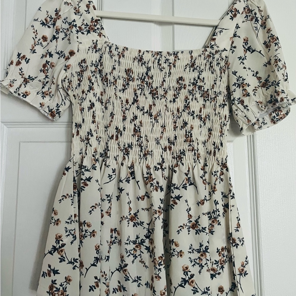 SHEIN White Flutter Sleeve Ruffled Blouse